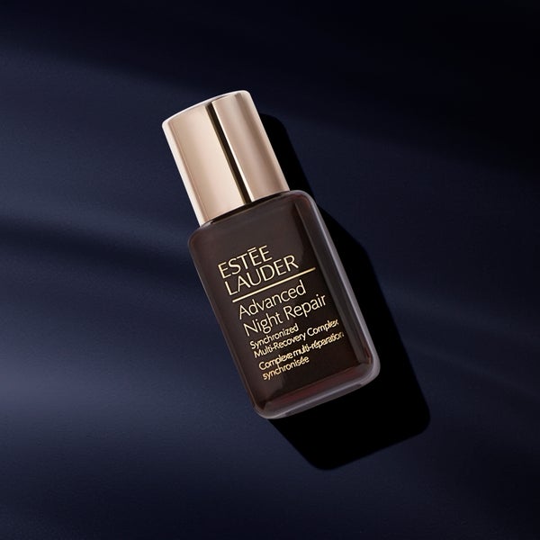 lookfantastic LOOKFANTASTIC Iconic Beauty Advent Calendar 2024 (del valore di oltre 650 €) Spedizione Gratuita