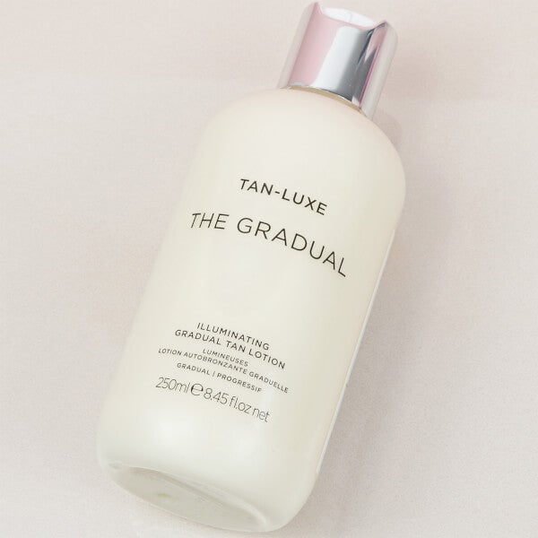 Tan-Luxe Tan-Luxe The Gradual Illuminating Tanning Lotion 250ml Promozione Limitata