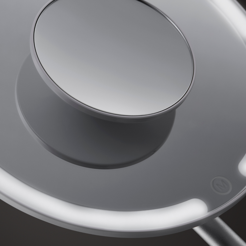 CurrentBody Skin Specchio illuminato a luce LED Qualità Garantita